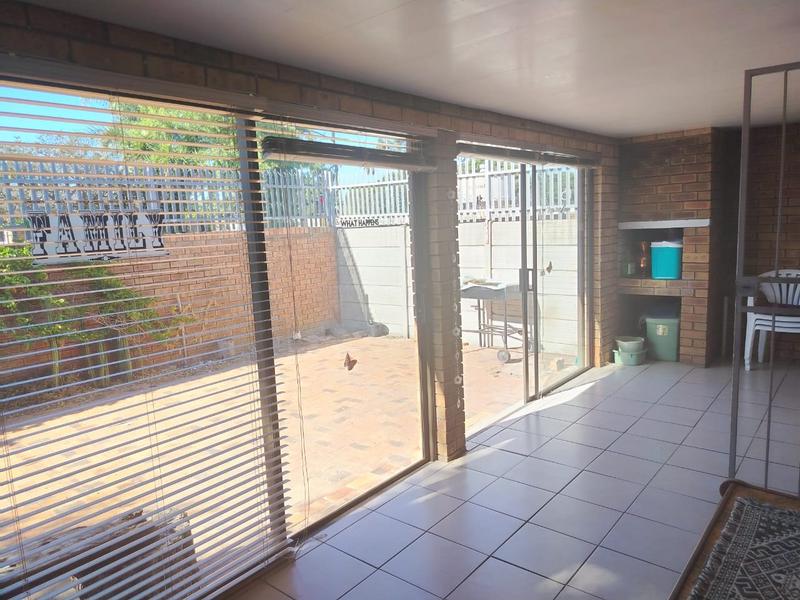 2 Bedroom Property for Sale in Amandelrug Western Cape